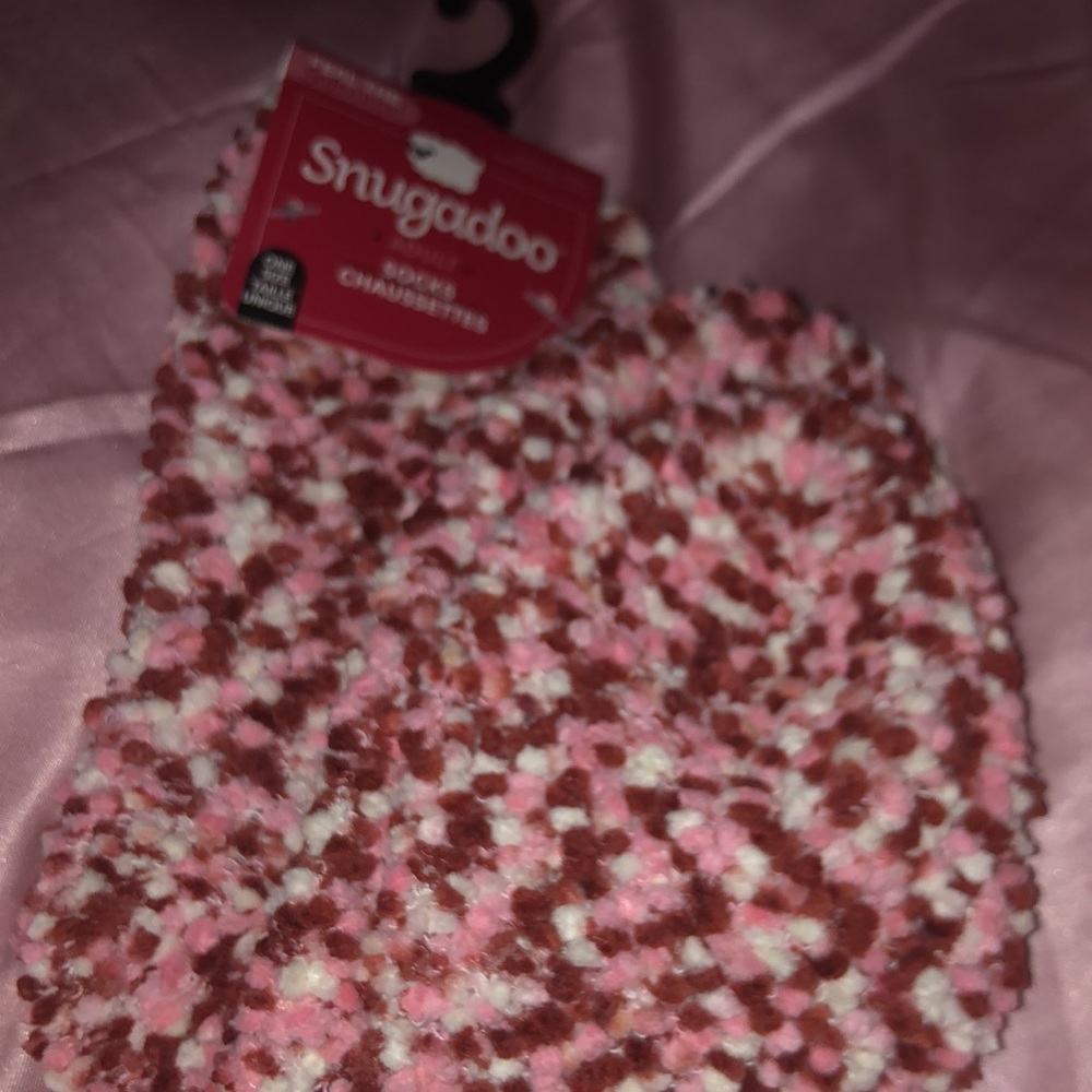Snugadoo Fuzzy Socks Kntted VERY SOFT